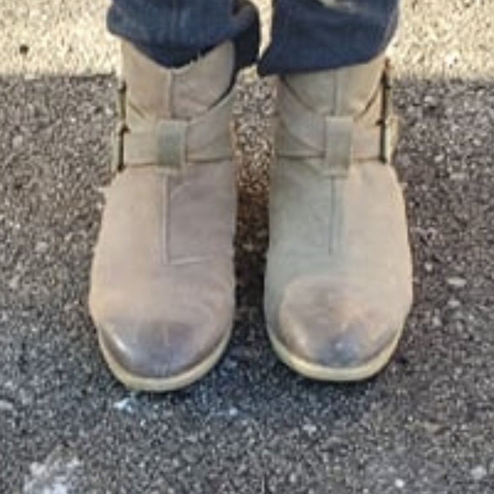 Steve Madden cut out booties